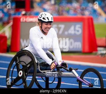 21-MAI-2022 GBR COCKROFT Hannah nach dem Gewinn des Women 400m Wheelchair Events im Jahr 57,45 im Muller Birmingham Diamond League Alexander Stadium, Perry Barr, Birmingham Credit: PATRICK ANTHONISZ/Alamy Live News Stockfoto