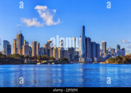Goat Island am Hafen von Sydney und dem Parramatta River mit Blick auf die Skyline der Stadt CBD, Hochhäuser mit Barangaroo Stockfoto