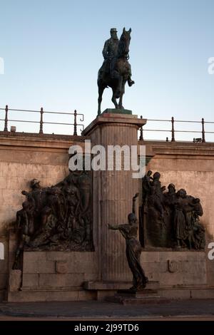 Die Statue von König Leopold II - De Die Gapers- auf der Königlichen Galerie am Strand.Ostend Belgien Stockfoto