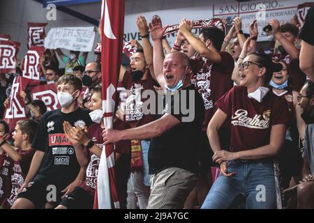 Palasport Taliercio, Venedig, Italien, 21. Mai 2022, Reyers Anhänger während des Playoff - Umana Reyer Venezia gegen Bertram Derthona Tortona - Italienische Basketball A Serie Championship Stockfoto