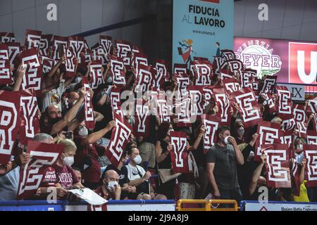 Palasport Taliercio, Venedig, Italien, 21. Mai 2022, Reyers Anhänger während des Playoff - Umana Reyer Venezia gegen Bertram Derthona Tortona - Italienische Basketball A Serie Championship Stockfoto