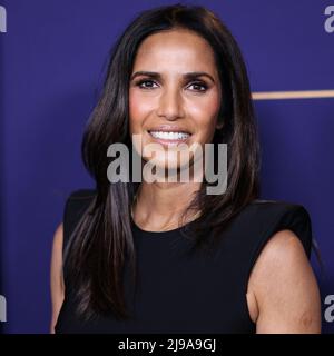 Hollywood, Usa. 21.. Mai 2022. HOLLYWOOD, LOS ANGELES, KALIFORNIEN, USA - 21. MAI: Die indisch-amerikanische Schriftstellerin Padma Lakshmi trifft auf das FYC-Event von NBCUniversal für „Top Chef“ ein, das am 21. Mai 2022 im NBCU FYC House in Hollywood, Los Angeles, Kalifornien, USA, stattfand. (Foto von Xavier Collin/Image Press Agency) Quelle: Image Press Agency/Alamy Live News Stockfoto