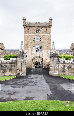 Coach House & Clock Tower, Culzean Castle & Country Park in Dumfries & Galloway Maybole, Carrick, an der schottischen Küste von Ayrshire. Stockfoto