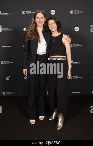 Celine Devaux, Ava Cahen posiert beim Fotofilm „All the world loves Jeanne“ während des jährlichen Filmfestivals in Cannes 75. im Palais des Festivals am 21. Mai 2022 in Cannes, Frankreich. Foto von Marco Piovanotto/ABACAPRESS.COM Stockfoto