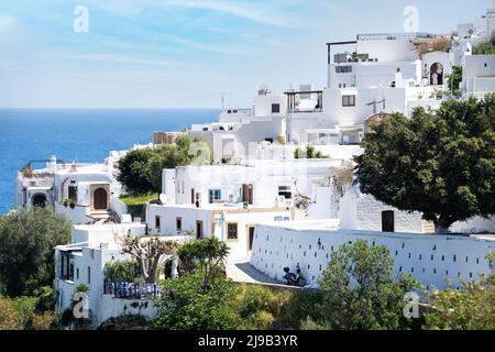Blick auf Lindos die Stadt mit weißen Häusern in Griechenland. Stockfoto