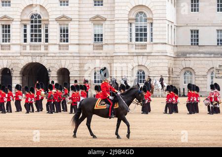 1. das Bataillon Irish Guards probt in Vorbereitung auf die Aufnahme von Aufgaben während der Jubilee-Feierlichkeiten der Königin. Bild aufgenommen am 13.. Mai 202 Stockfoto