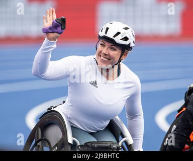 Hannah Cockroft tritt am 12. Mai 2022 in Birmingham, England, beim Rollstuhlrennen der Frauen 400m bei der Birmingham Diamond League, Birmingham England, an. Stockfoto