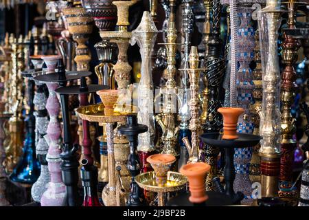 Shisha, Shisha oder Nargile, Wasserrohre zum Verkauf auf dem Markt, Damaskus Stockfoto