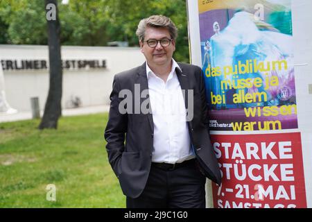 Berlin, Deutschland. 22.. Mai 2022. Matthias Pees, zukünftiger künstlerischer Leiter der Berliner Festspiele, am Rande der Verleihung des Alfred-Kerr-Schauspielpreises. Er wird sein Amt am 1. September 2022 übernehmen. Quelle: Jörg Carstensen/dpa/Alamy Live News Stockfoto