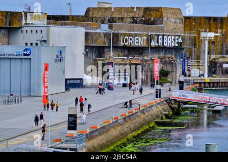 Frankreich, Morbihan, der Hafen von Lorient, Lorient, Lorient La Base, Keroman, ehemalige U-Boot-Basis, die von den Deutschen während des Zweiten Weltkriegs gebaut wurde Stockfoto