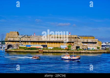 Frankreich, Morbihan, der Hafen von Lorient, Lorient, Lorient La Base, Keroman, ehemalige U-Boot-Basis, die von den Deutschen während des Zweiten Weltkriegs gebaut wurde Stockfoto