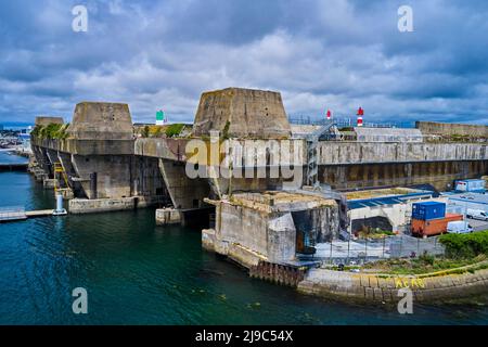 Frankreich, Morbihan, der Hafen von Lorient, Lorient, Lorient La Base, Keroman, ehemalige U-Boot-Basis, die von den Deutschen während des Zweiten Weltkriegs gebaut wurde Stockfoto