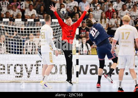 Der Kieler Hendrik Pekeler (L-R), Kieler Torwart Niklas Landin, der PSG Kamil Syprzak und der Kieler Patrick Wiencek während der EHF Champions League, Quarter Stockfoto