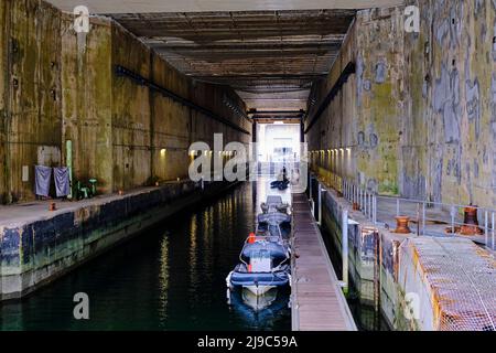 Frankreich, Morbihan, der Hafen von Lorient, Lorient, Lorient La Base, Keroman, ehemalige U-Boot-Basis, die von den Deutschen während des Zweiten Weltkriegs gebaut wurde Stockfoto