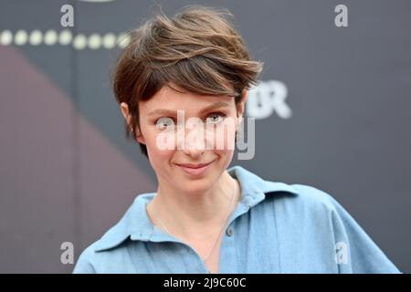 Julia KOSCHITZ (Schauspielerin), Einzelbild, Einzelbild abgeschnitten, Porträt, Porträt, Hochformat. Bayerischer Filmpreis 2021-Roter Teppich, Roter Teppich, am 20.. Mai 2022 im Prinzregentententheater in München. Â Stockfoto