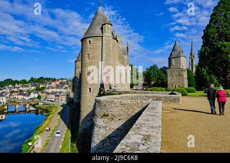 Frankreich, Morbihan (56), begeben Sie sich auf den Weg nach Saint Jacques de Compostela, dem mittelalterlichen Dorf Josselin, dem extravaganten Schloss Josselin im gotischen Stil Stockfoto