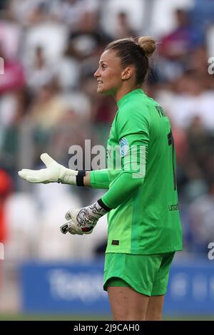 Allianz Stadium, Turin, Italien, 21. Mai 2022, Maria Pilar Leon (FC Barcelona) spricht mit Sandra Panos (FC Barcelona) während der UEFA Women's Champions LEAG Stockfoto