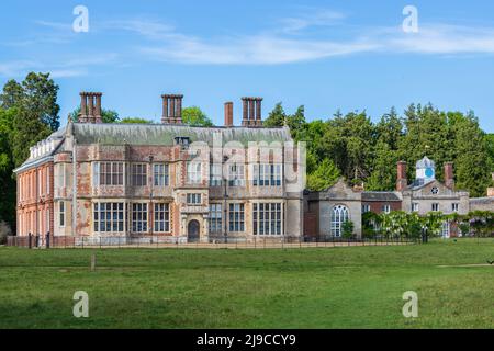 Felbrigg Hall, North Norfolk, Großbritannien an einem blauen Himmel Frühlingstag Stockfoto