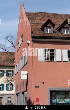 Chur, Schweiz, 11. April 2022 Gebäude der Polizeiwache in der Altstadt Stockfoto