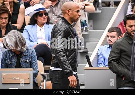 Thierry HENRY während des ersten Tages von Roland-Garros 2022, French Open 2022, Grand Slam Tennisturnier am 22. Mai 2022 im Roland-Garros-Stadion in Paris, Frankreich - Foto: Matthieu Mirville/DPPI/LiveMedia Stockfoto