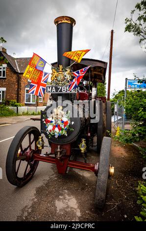 Aveling und Porter Traction Engine, die für die Feierlichkeiten zum Platin-Jubiläum der Königin beim Lymm May Queen Festival ausgezeichnet wurde Stockfoto