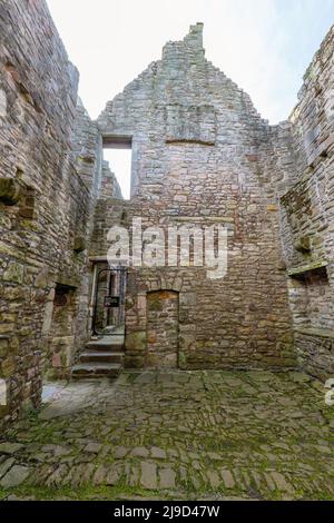 Innenraum des Schlosses Craigmillar. Ein Teil von Outlander wurde hier gedreht. Edinburgh, Schottland, Großbritannien Stockfoto