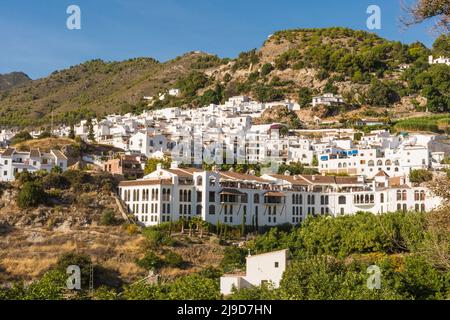 Blick auf Frigiliana, ein Bergdorf an der Costa del Sol. Malaga, Andalusien, Spanien Stockfoto