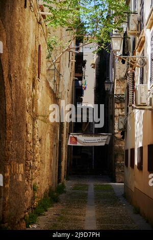 Tele-Bilder, die den schmalen Blick auf den Stadtteil Kelso in Palermo aufnehmen, farbenfroh und charmant Stockfoto