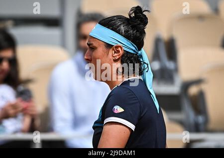 Ons JABEUR aus Tunesien während des ersten Tages von Roland-Garros 2022, French Open 2022, Grand Slam Tennisturnier am 22. Mai 2022 im Roland-Garros-Stadion in Paris, Frankreich - Foto Matthieu Mirville / DPPI Stockfoto