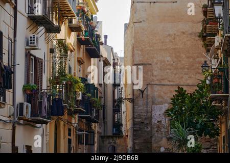Tele-Bilder, die den schmalen Blick auf den Stadtteil Kelso in Palermo aufnehmen, farbenfroh und charmant Stockfoto
