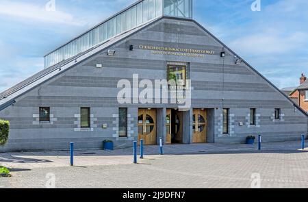 Kirche des Unbefleckten Herzens Mariens, Rowlagh, Clondalkin, Dublin, Irland. 1982 geweiht und vom Architekten John Meagher entworfen. Stockfoto