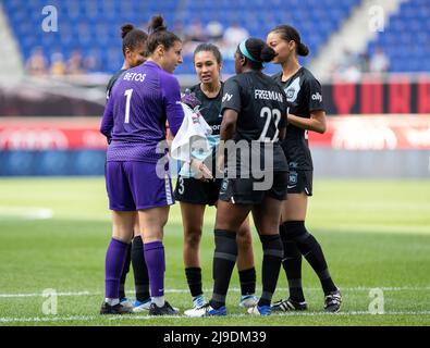 Harrison, Vereinigte Staaten Von Amerika. 22.. Mai 2022. Gotham-Spieler während des Spiels der National Womens Soccer League zwischen NJ/NY Gotham FC und Racing Louisville FC in der RedBull Arena in Harrison, NJ Georgia Soares/SPP Credit: SPP Sport Press Photo. /Alamy Live News Stockfoto