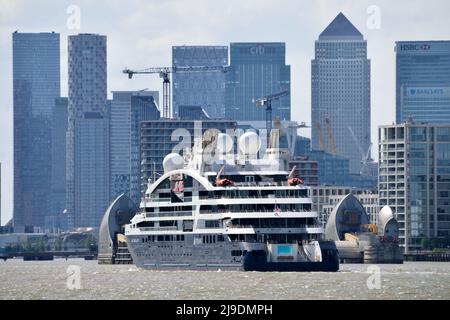 Zum ersten Mal in London das neue Ponant Cruises-Schiff LE BELLOT ruft erstmals an der Themse in London an Stockfoto