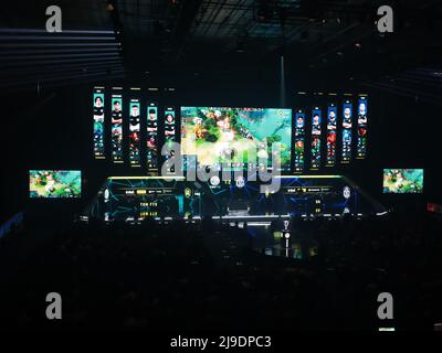 Stockholm, Schweden. 22.. Mai 2022. Die ESL One Stockholm Trophäe steht auf der Bühne in der Hovet Arena. Quelle: Arian Taheri/dpa/Alamy Live News Stockfoto