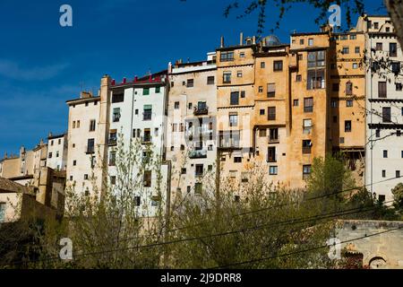 Cuenca Stadtbild mit mittelalterlichen hängenden Hochhäusern Stockfoto