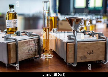 Whiskys gemischt im Compass Box Blending Room in London, Großbritannien. Stockfoto