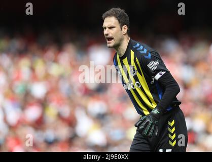 London, England, 22.. Mai 2022. Asmir Begovic aus Everton während des Spiels der Premier League im Emirates Stadium in London. Bildnachweis sollte lauten: Paul Terry / Sportimage Kredit: Sportimage/Alamy Live News Stockfoto