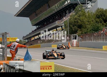 21.05.2022, Circuit de Catalunya, Barcelona, F1 Pirelli Grand Prix von Spanien 2022 , im Bild Daniel Ricciardo (AUS), McLaren F1 Team, Lando Norris (GBR), McLaren F1 Team Stockfoto