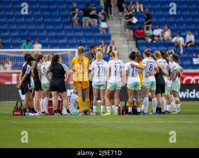 Harrison, Vereinigte Staaten Von Amerika. 22.. Mai 2022. Rennen von Louisville-Spielern während des Spiels der National Womens Soccer League zwischen NJ/NY Gotham FC und Racing Louisville FC in der RedBull Arena in Harrison, NJ Georgia Soares/SPP Credit: SPP Sport Press Photo. /Alamy Live News Stockfoto