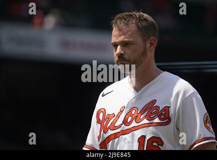 BALTIMORE, MD - MAI 22: Trey Mancini (16), designierter Hitter von Baltimore Orioles, verlässt das Feld am Ende des Innings während eines MLB-Spiels zwischen den Baltimore Orioles und den Tampa Bay Rays am 22. Mai 2022 im Orioles Park in Camden Yards in Baltimore, Maryland. (Foto von Tony Quinn/SipaUSA) Stockfoto