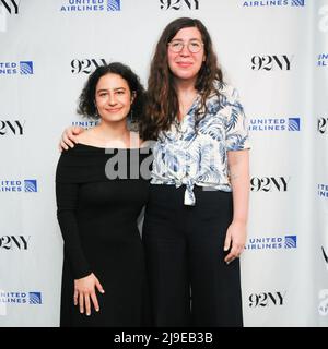 Ilana Glazer und Alison Leiby besuchen „Oh God: Alison Lieby und Ilana Glazer im Gespräch“ im 92. Street Y in New York City. (Foto von Efren Landaos / SOPA Images/Sipa USA) Stockfoto