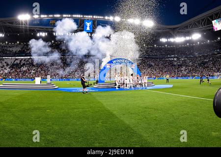 Während des UEFA-Spiels „Women s Champions League 2021 2022“ zwischen den Frauen in Barcelona 0-0 Lyon Women am 21. Mai 2022 im Allianz-Stadion in Turin, Italien. (Foto von Maurizio Borsari/AFLO)Finale Joy Group mit Trophäe (Olympique Lyonnais) Während des UEFA-Spiels „Women s Champions League 2021 2022“ zwischen den Frauen in Barcelona 1-3 Lyon Women am 21. Mai 2022 im Allianz-Stadion in Turin, Italien. (Foto von Maurizio Borsari/AFLO) Stockfoto