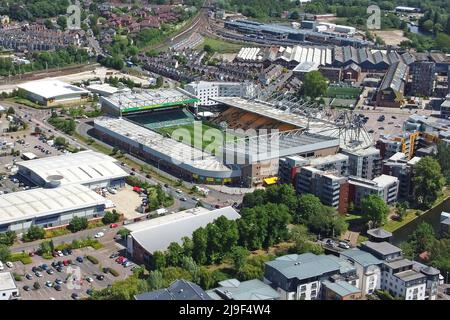 Norwich, Großbritannien. 22.. Mai 2022. Die Sonne scheint auf Norwich mit dem Carrow Road Stadium ganz ruhig vor dem Norwich City gegen Tottenham Hotspur, Spiel der englischen Premier League, in der Carrow Road, Norwich. Kredit: Paul Marriott/Alamy Live Nachrichten Stockfoto