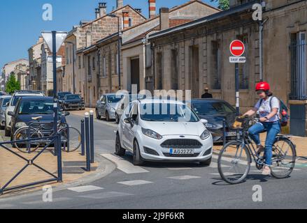 Avenue Journu Auber, Chartrons, Bordeaux, Frankreich - Probleme Beim Parken Stockfoto