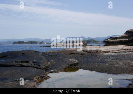 kansai, japan, 2022/02/05 , das Senjojiki Rock Plateau im Yoshino-Kumano Nationalpark (Yoshino-Kumano Kokuritsu Kōen) ist ein Nationalpark mit Sever Stockfoto