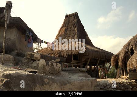 Traditionelle Siedlung Praijing in Tebara, Waikabubak, West Sumba, Ost Nusa Tenggara, Indonesien. Stockfoto