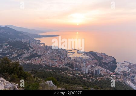 Monte Carlo Monaco, Panorama der Skyline der Stadt während des Sonnenaufgangs Stockfoto