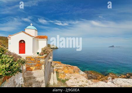Die Kirche von Saint Calliope (Agia Kaliopi) in der Nähe der Kirche von Panagia (die Jungfrau Maria) Kanala von Kythnos Insel, Griechenland Stockfoto