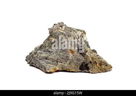 Natürlicher grauer Mineralstein, isoliert auf weißem Hintergrund, Nahaufnahme. Stockfoto