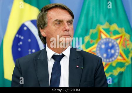 Brasilia, Brasilien. 18. Mai 2022. Der brasilianische Präsident Jair Bolsonaro bei einem Treffen mit katholischen Führern im Präsidentenpalast von Planalto am 18. Mai 2022 in Brasilia, Brasilien. Kredit: Alan Santos/Präsident Brasilien/Alamy Live Nachrichten Stockfoto